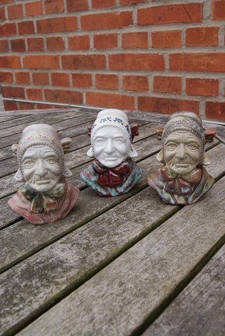 Michael Andersen pottery, Bornholm. Bust of fisherwives