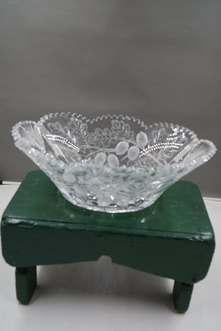 Ovale Obstschale aus Kristallglas mit Eichenblattmeißeln