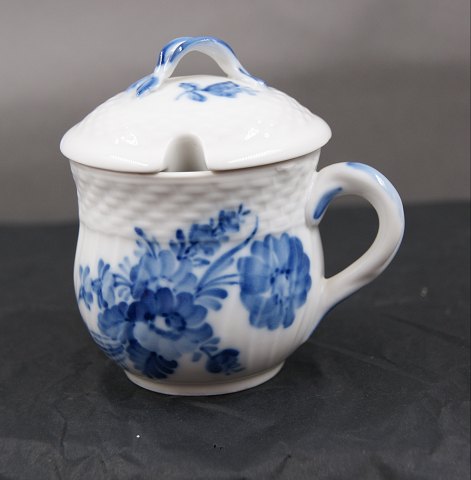 Blå Blomst Svejfet porcelæn. Sennepskrukke med låg nr. 1594
