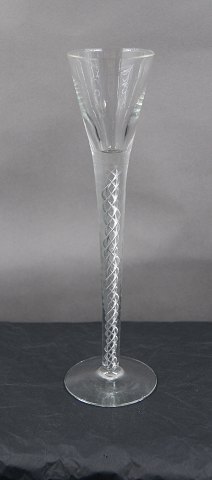 Højt snapseglas med glat cuppa og indvendig luftspiral 22cm