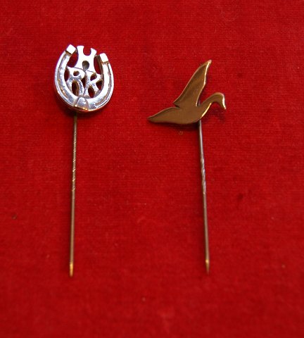 Emblems in Danish solid silver 925S with needle