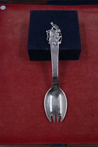 Fyrtøjet barneske-gaffel eller spork i sølv