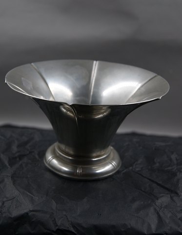 Bowl or centrepiece of Swedish pewter Ö 14,5cm