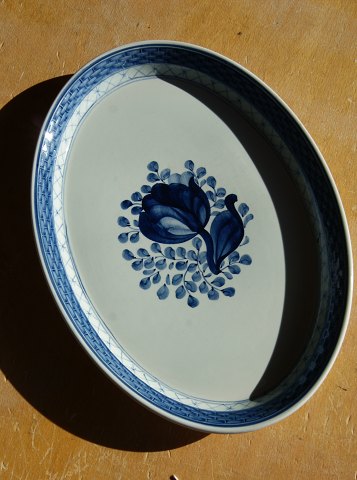 Trankebar Danish faience porcelain, oval dishes 23.5cm x 17cm