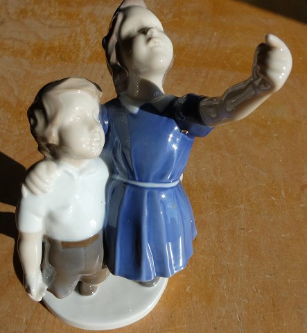 B&G figurine No 2278, Throw down the ball