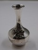 Velholdt buttet vase med firkløver i 925 sølv 9cm