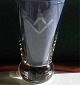 Frimurerglas eller Logeglas,ølglas på rund fod dekoreret med slebne symboler,