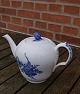Blue Flower Plain Danish porcelain. Covered Tea pots No 8244