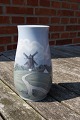 B&G vase i porcelæn, landskabsmotiv med mølle