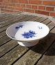 Blue Flower Plain Danish porcelain. Round bowls 
21cm on stand