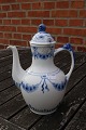 Empire Danish porcelain, covered coffee pot No 91A 

about 1 litre
        
