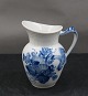Blå Blomst Svejfet porcelæn. Flødekande nr. 1538 H 

10cm