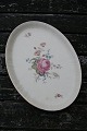 Frisenborg with gold rim Danish porcelain, Oval 
dishes 25.5cm