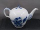 Blue Flower Curved Danish porcelain. Covered tea pots No 1788